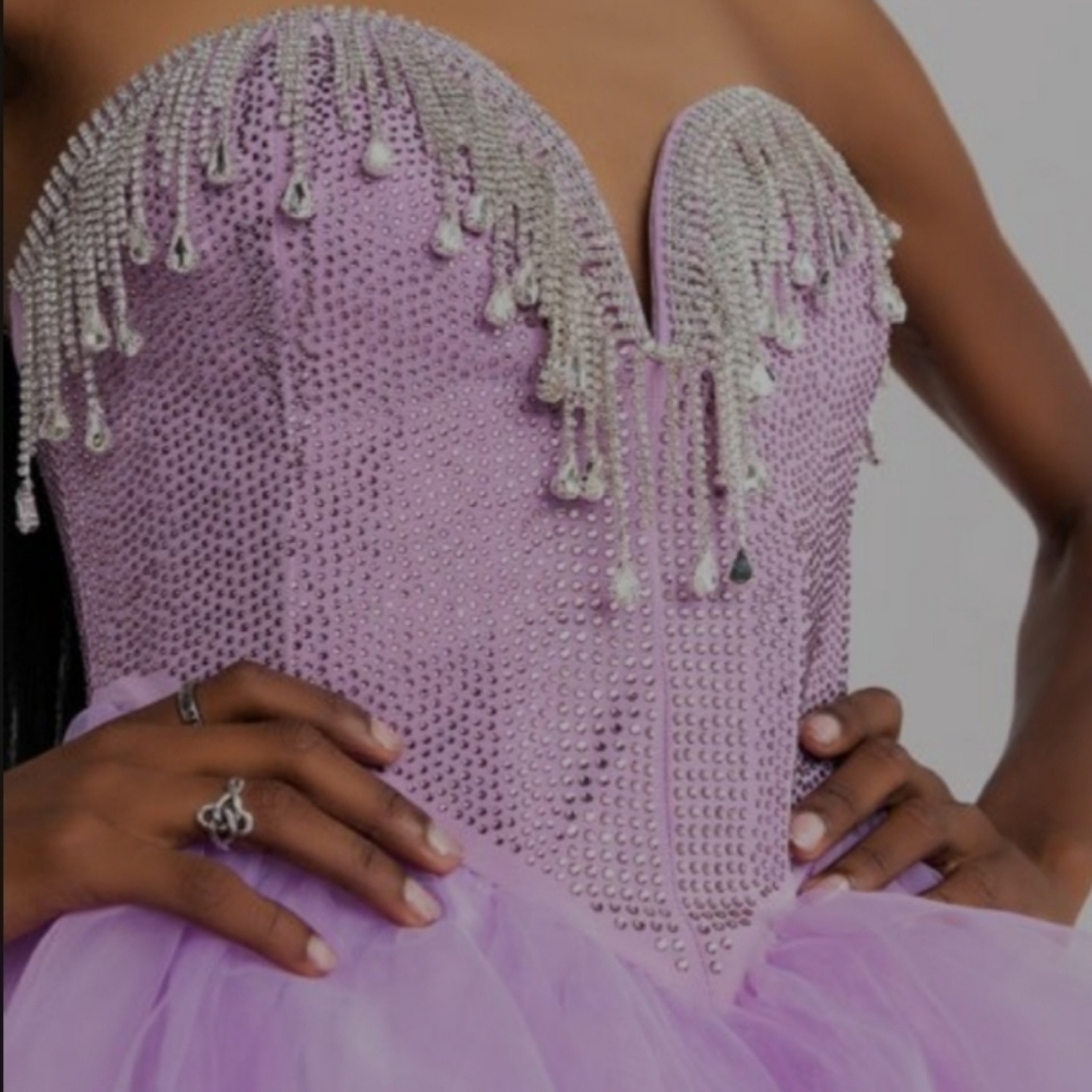 Formal Dress - Picture 4 of 6